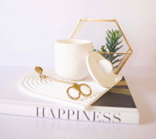 Load image into Gallery viewer, LYCHEE BLUSH/Concrete Candle
