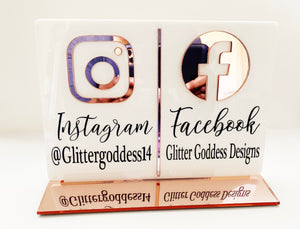 DOUBLE SOCIAL MEDIA DISPLAY