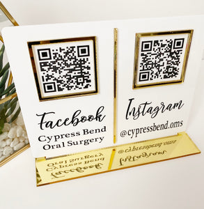 DOUBLE SOCIAL MEDIA DISPLAY QR CODE